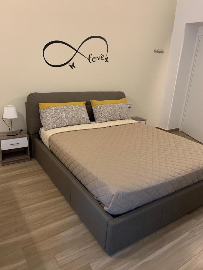 B&B Piano Romano -Con Parcheggio Privato Gratuito- Foggia Eksteriør bilde