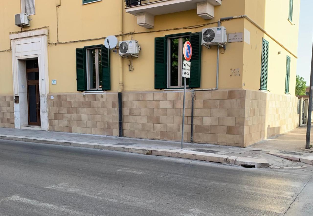 B&B Piano Romano -Con Parcheggio Privato Gratuito- Foggia Eksteriør bilde